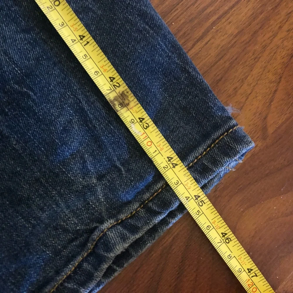 Levi’s 502 Men’s Sz 46 x 32-34 Distressed EUC